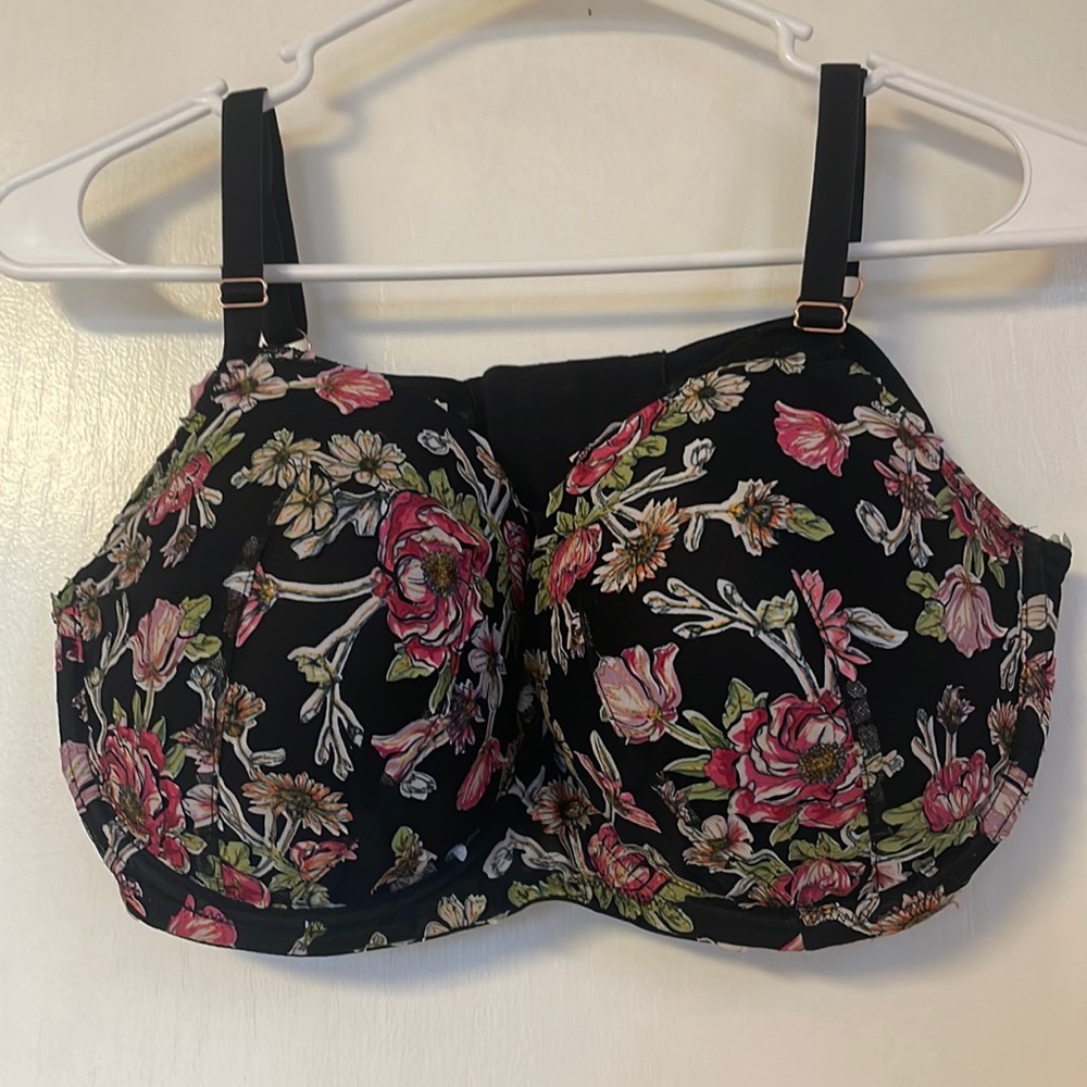 Floral Victoria’s Secret dream angels Bra lined Demi size 38 DD